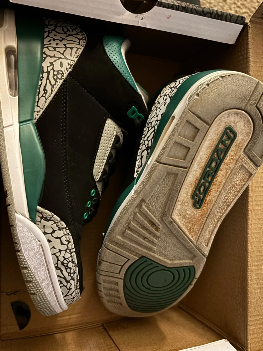 Jordan Air Jordan 3 Retro 'Pine Green' Sneakers Black & Green US 7m